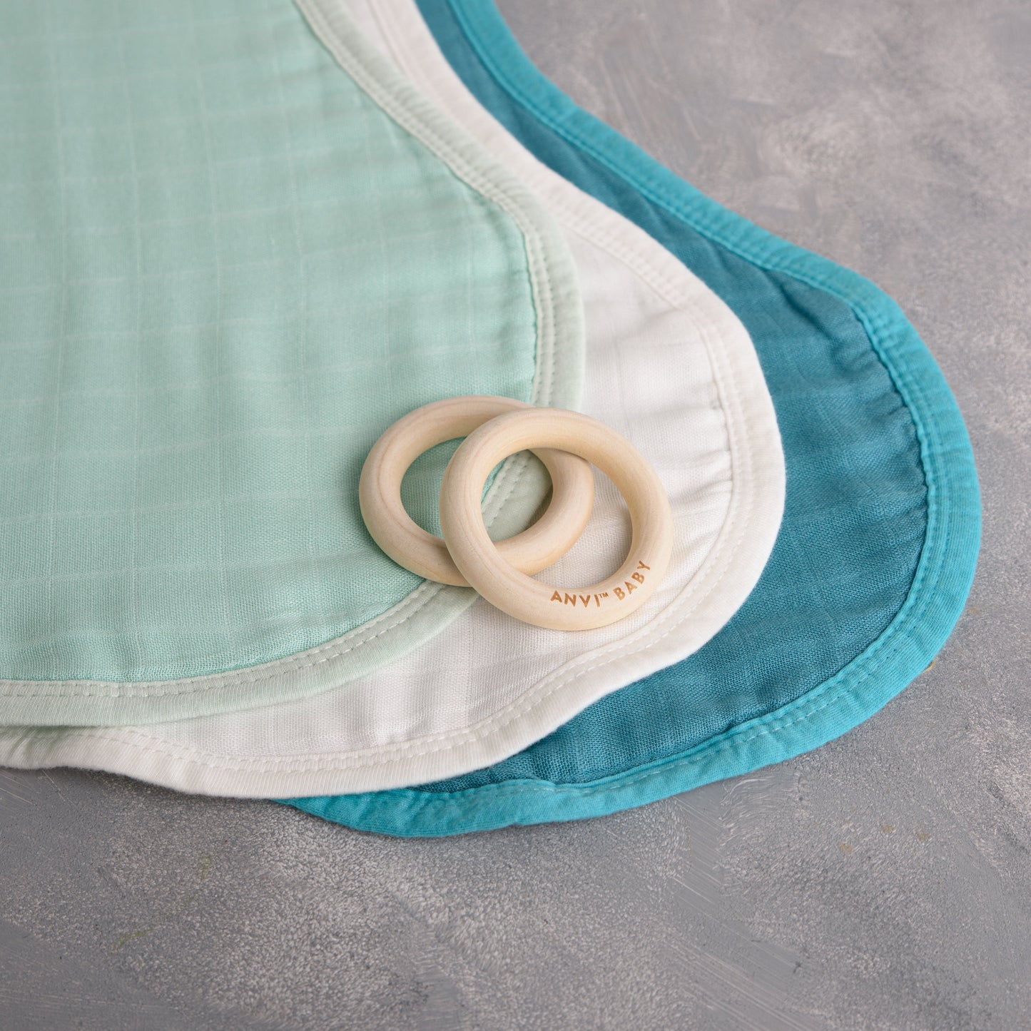 Set of 3 Organic Bamboo Burp & Bib Cloths in Cirrus
