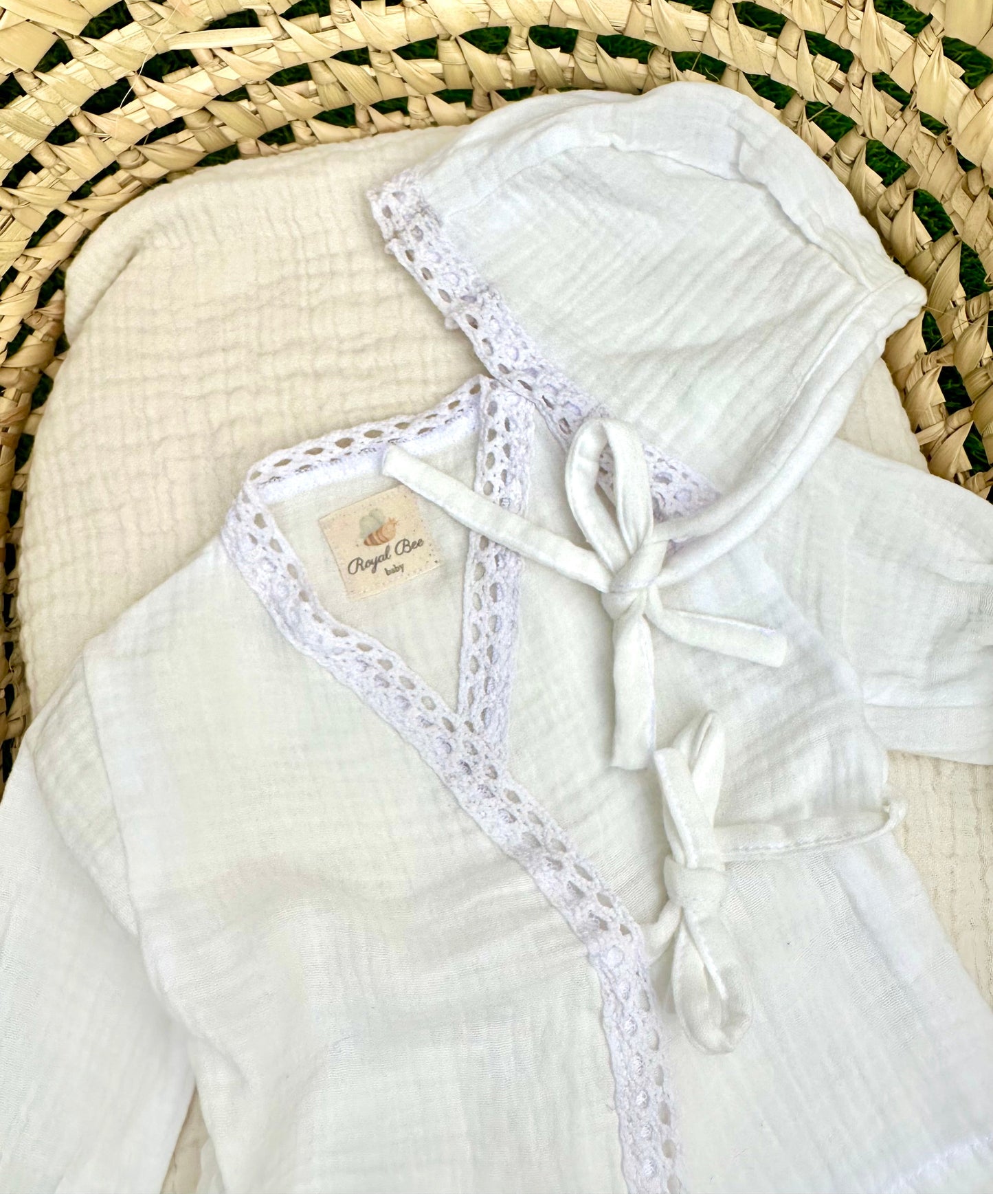 newborn first outfit with bonnet