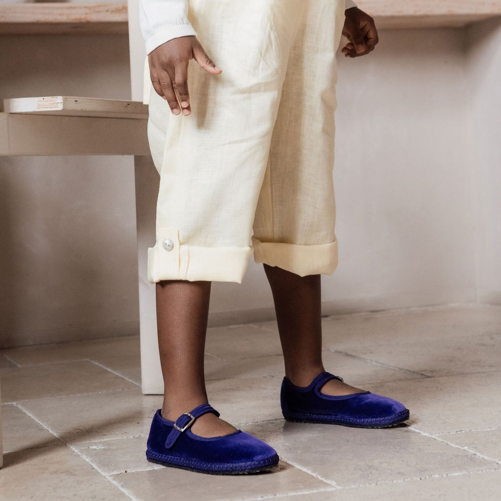 Mary Jane Velvet Girls Shoe in Violet