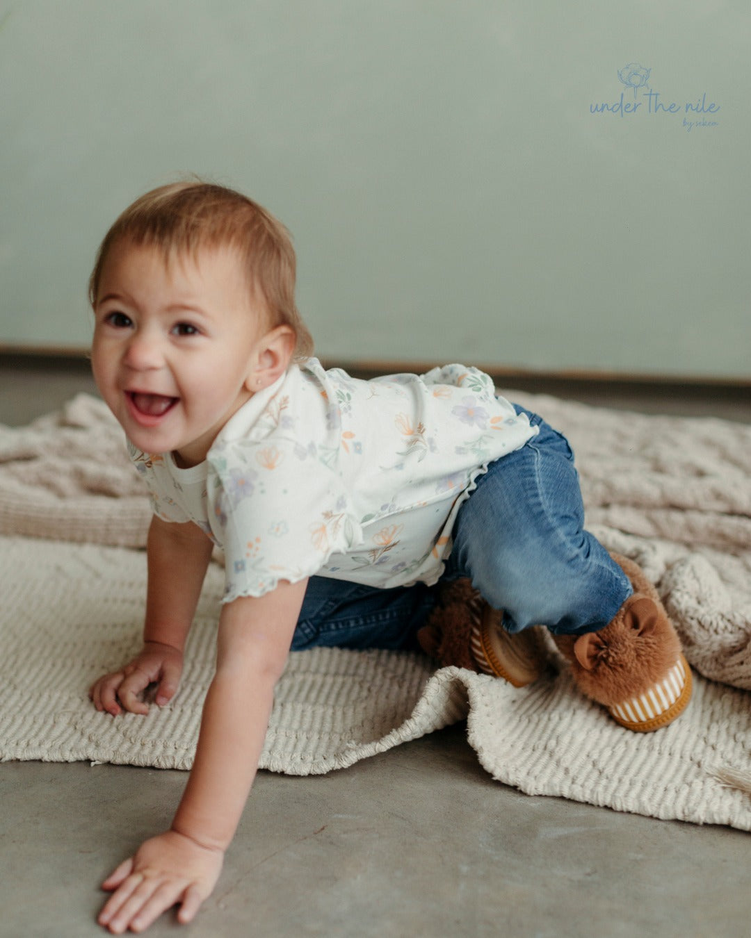 Girls T-Shirt in Modern Daisy